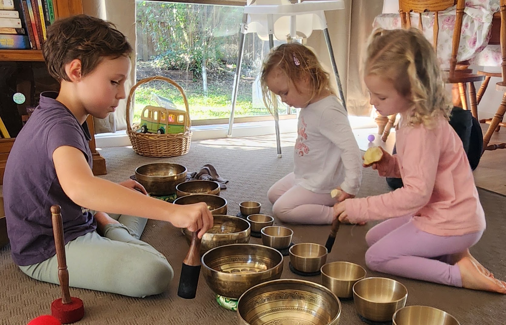 Hummingbowl Healing studio and sound healing session