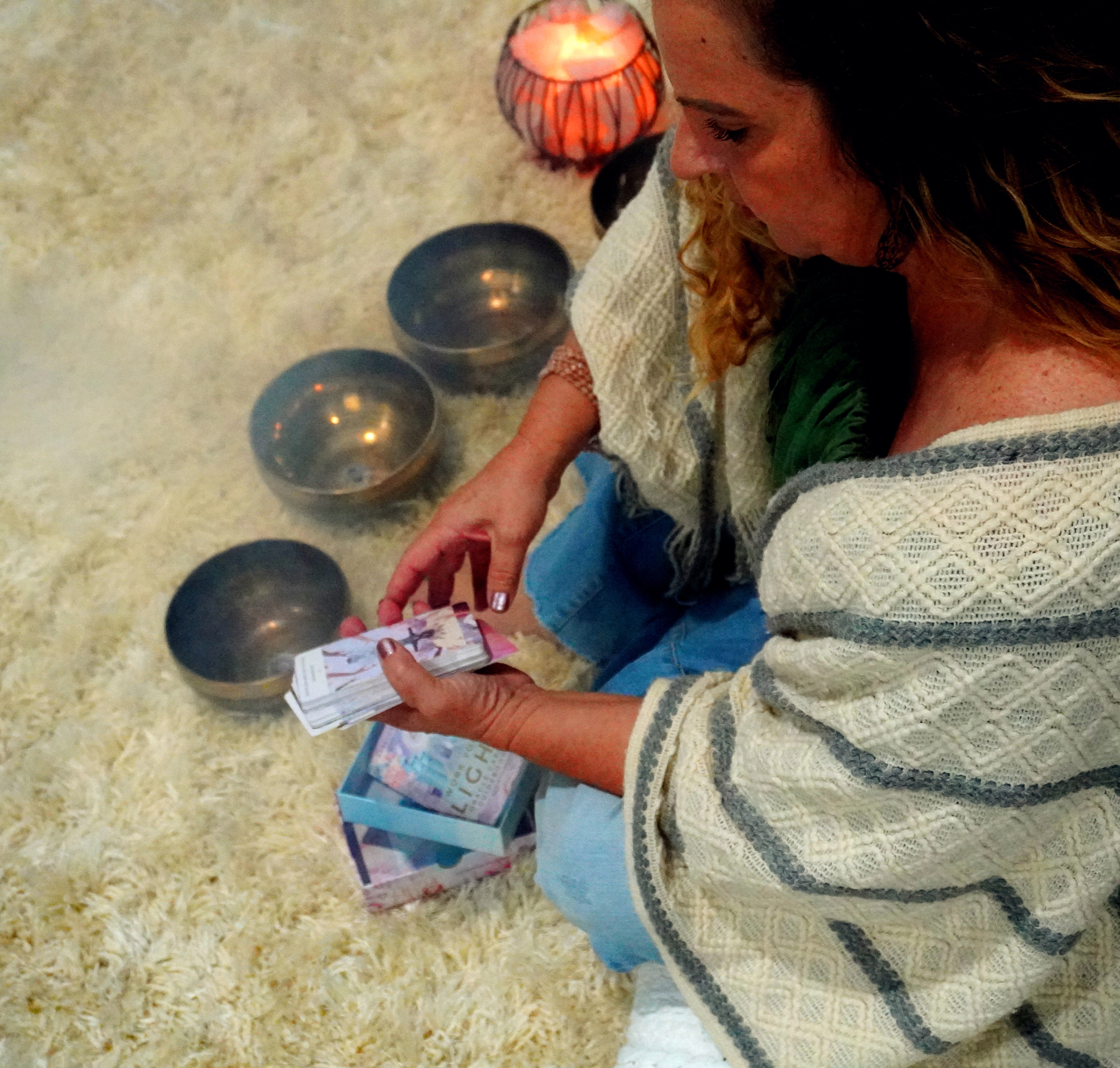Hummingbowl Healing studio and sound healing session